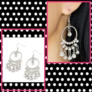 2/$10 Paparazzi Cosmic Chandeliers White Necklace